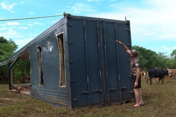 Casa é arrastada por 350 km no Rio Uruguai