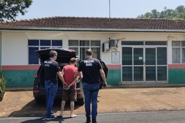 Policiais prendem depois de 5 anos estuprador de bebê de 11 meses