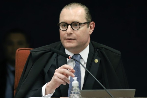 Zanin arquiva ação contra Bolsonaro sobre omissão na pandemia