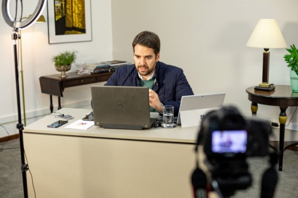 Leite disse que a sociedade, e não o governo sozinho, vencerá a crise e superará a pandemia 