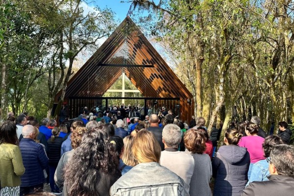 Encantado celebra chegada do relicário de Santo Scalabrini inaugurado capela