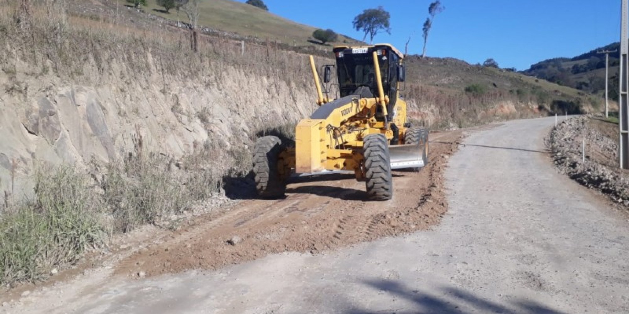 Serviços na rodovia incluem a pavimentação, drenagem e sinalização do trecho Serviços na rodovia incluem a pavimentação, drenagem e sinalização do trecho