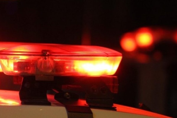 Homem morre em colisão de automóvel com caminhão tanque