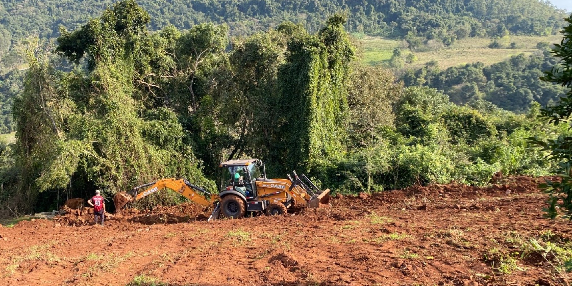 Administração subsidia 697 horas máquinas para produtores rurais