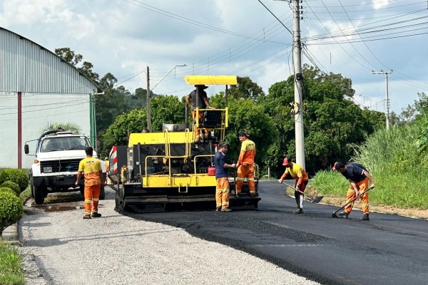 Linha Palmas recebe capeamento asfáltico
