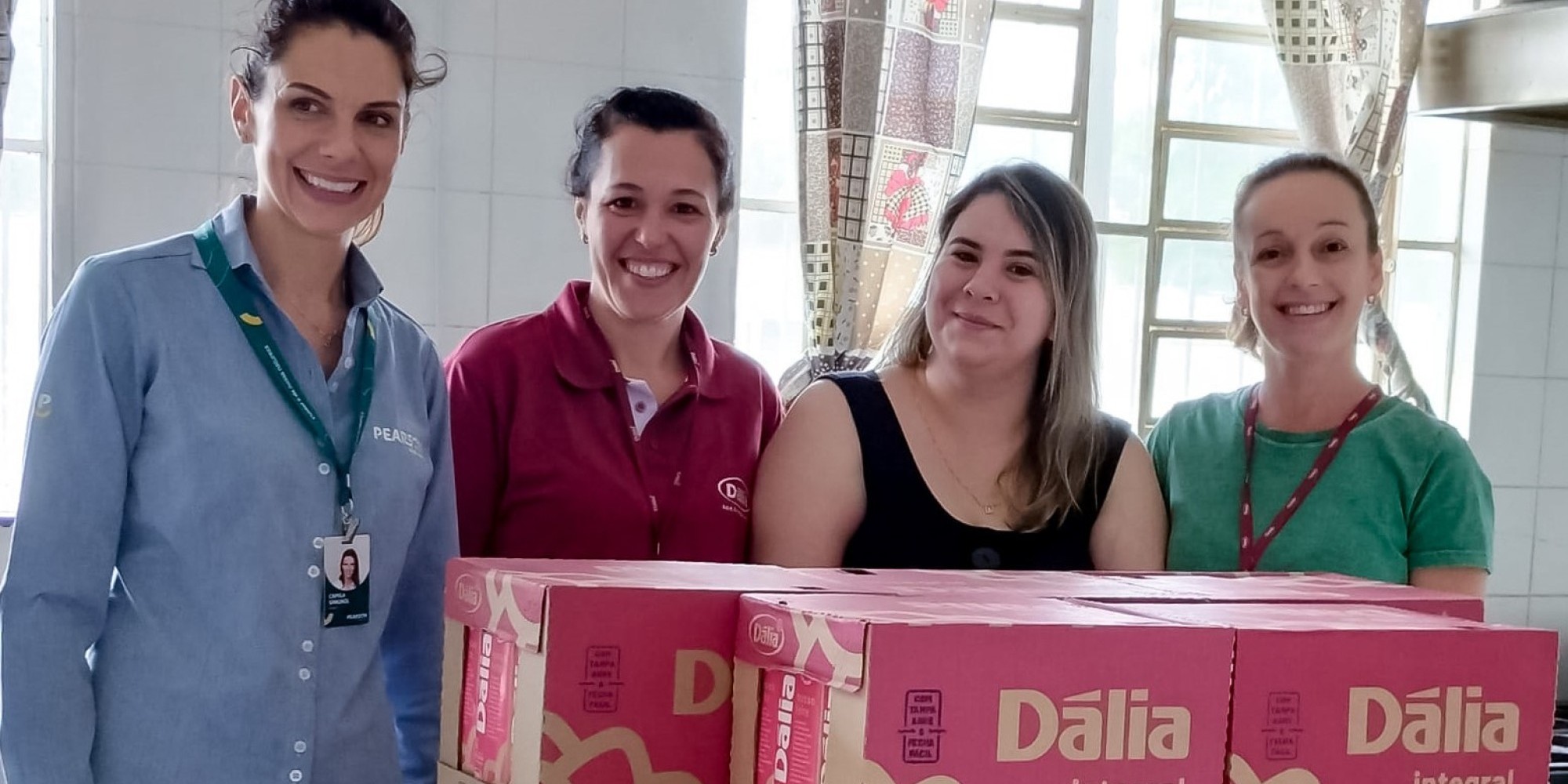 Dália Agropecuária realiza doação de leite