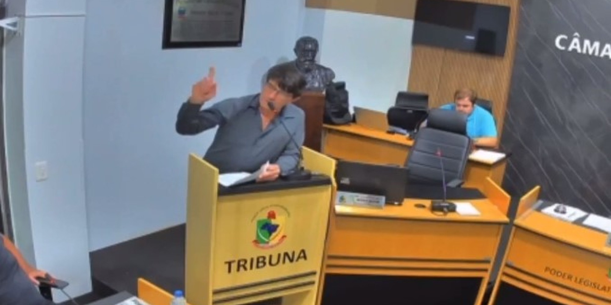 Vereador se retrata após usar a expressão “trabalho de gente branca”