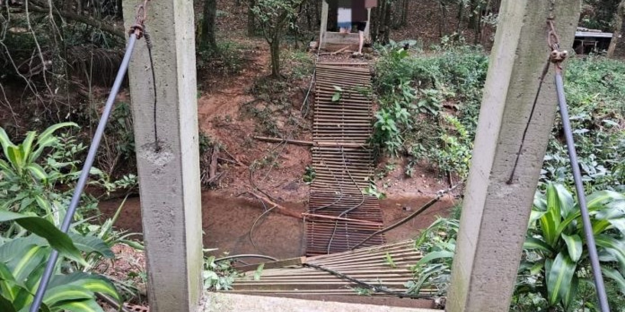 Queda de pinguela na Linha Delfina deixa sete mulheres feridas em Estrela