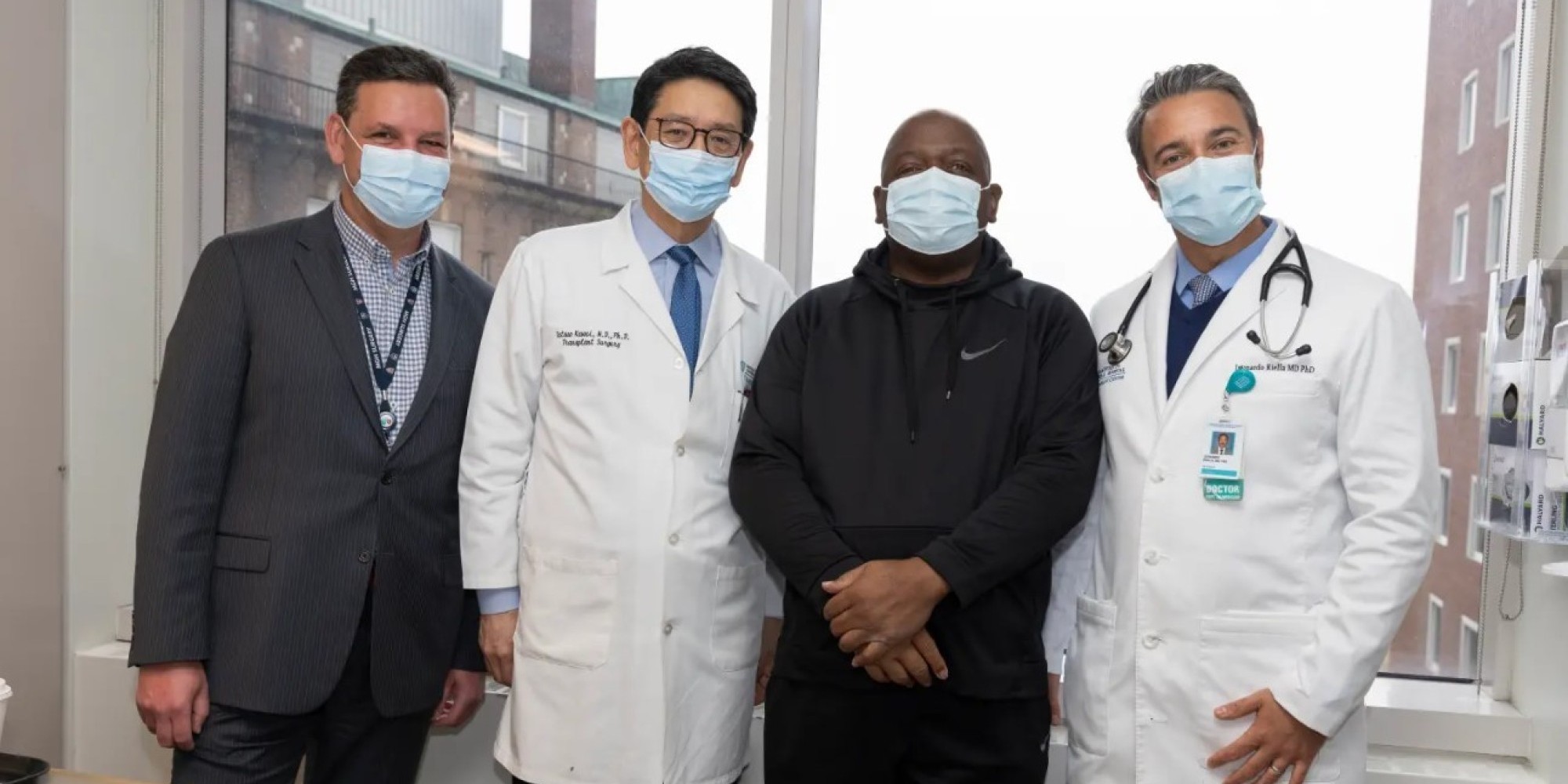 Paciente tem alta após receber rim de porco em transplante inovador