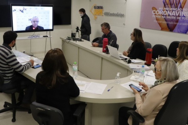 Na reunião, também foi anunciada a indicação de R$ 105 milhões de emendas parlamentares federais a cerca de 185 hospitais