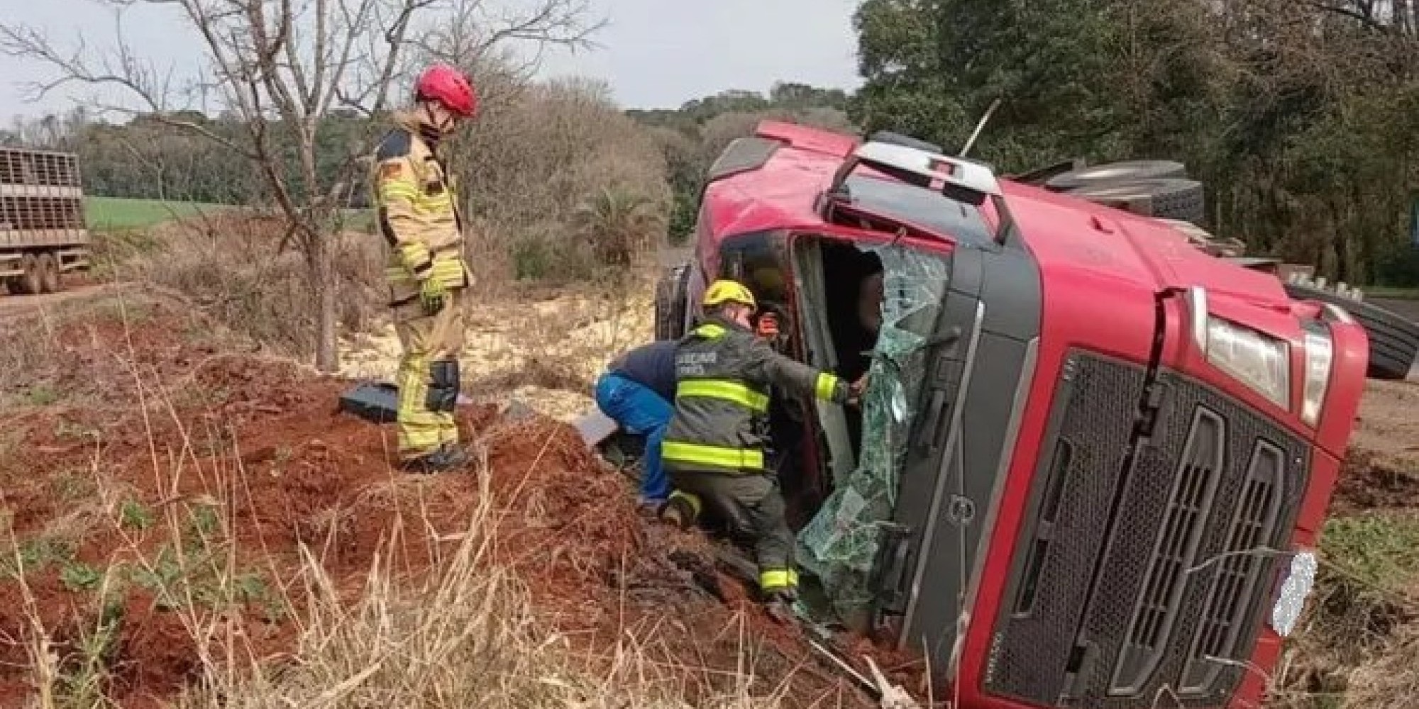 Homem morre em acidente de caminhão na tarde desta segunda-feira (05)