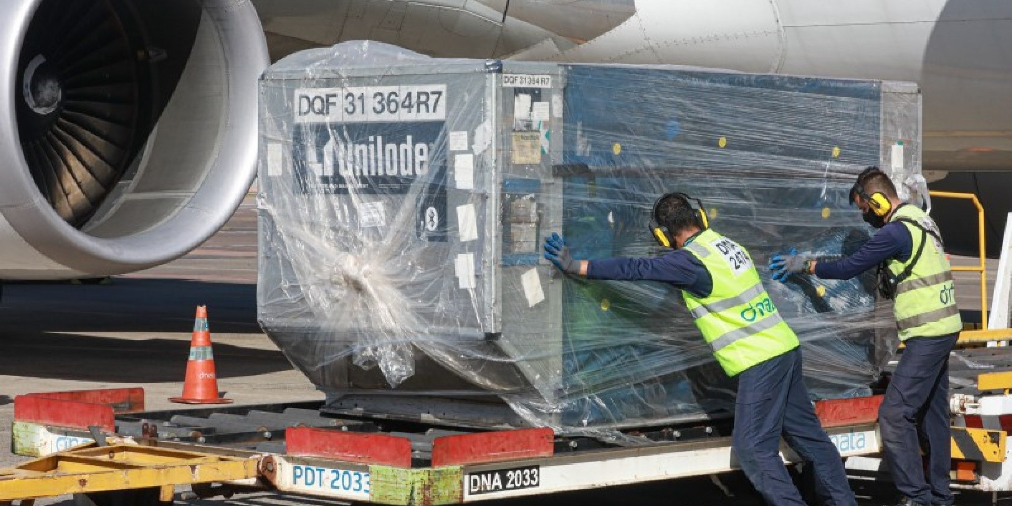 Lote compreende 141.800 doses da Coronavac e 159.750 da Oxford/Astranezeca