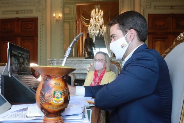 O governador e a secretária Arita participaram de reunião de três horas com o ministro da Saúde, Eduardo Pazuello