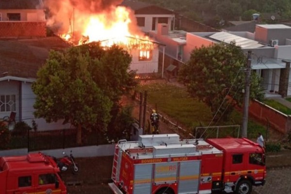 Homem é preso, suspeito de atear fogo na casa da ex-companheira