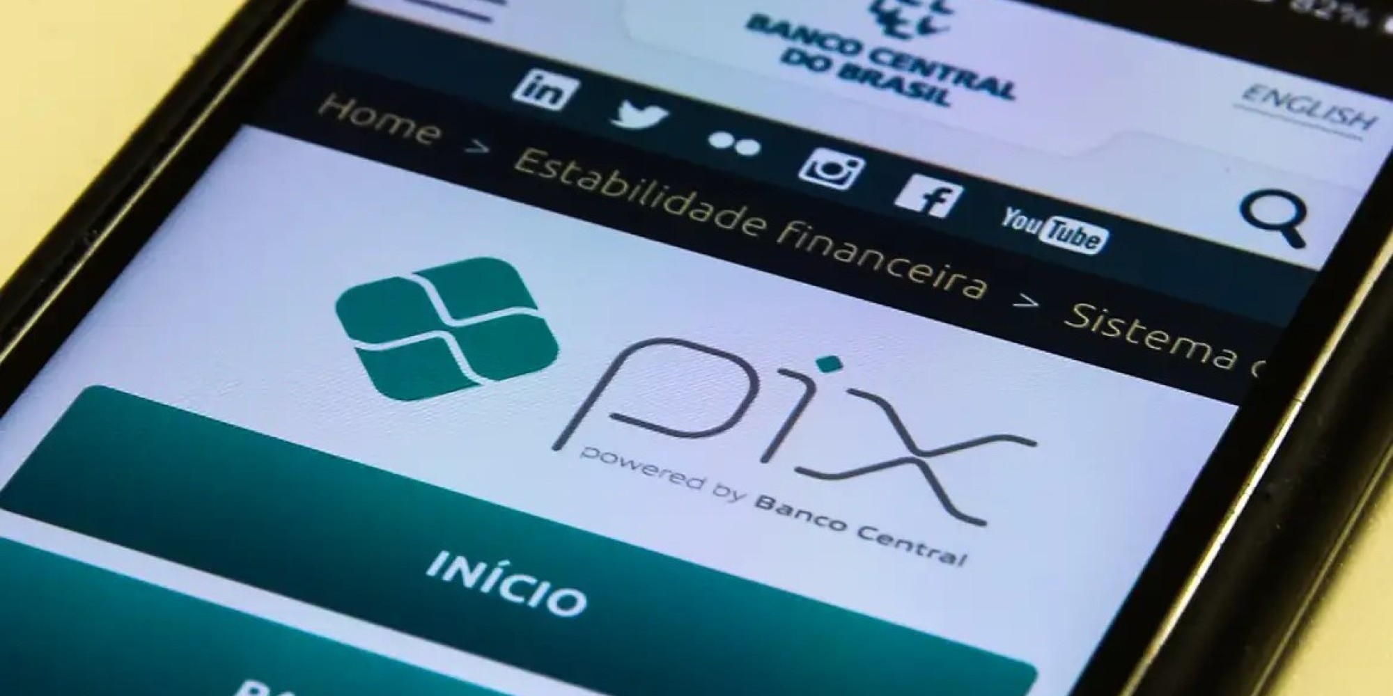 Receita Federal vai passar a monitorar operações com PIX e cartões de crédito