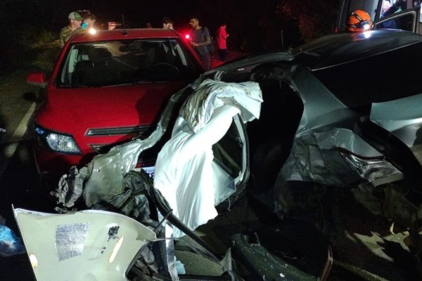 Acidente com cinco veículos e duas mortes em Guaporé