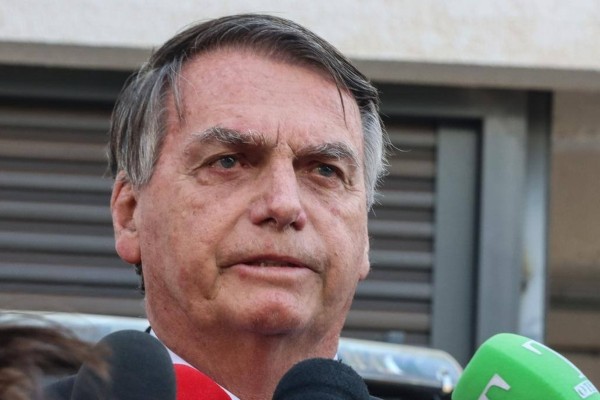 PF deflagra operação contra Bolsonaro que terá que entregar o passaporte em até 24 horas