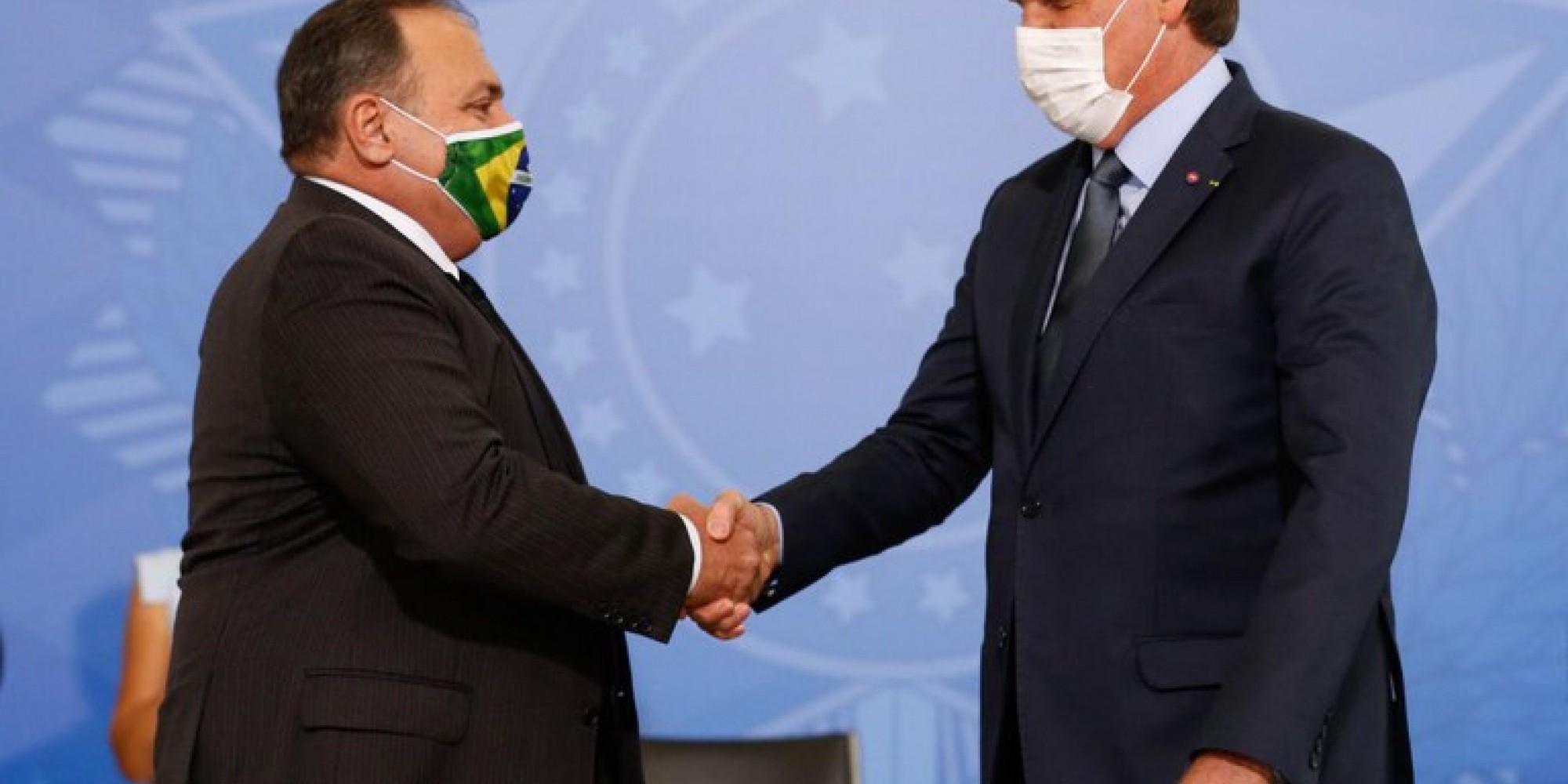 O general Eduardo Pazuello assumiu, oficialmente, nesta quarta-feira (16), o comando do Ministério da Saúde, em cerimônia no Palácio do Planalto