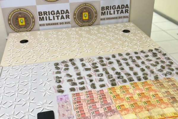 BM prende dois indivíduos por tráfico no Nova Morada em Encantado