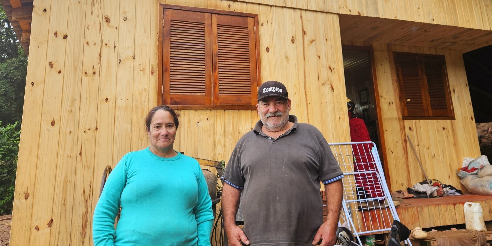 Família em Encantado vive recomeço em casa doada pela iniciativa privada