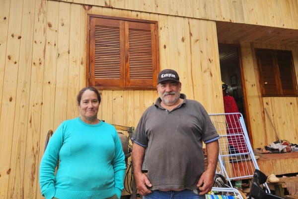 Família em Encantado vive recomeço em casa doada pela iniciativa privada