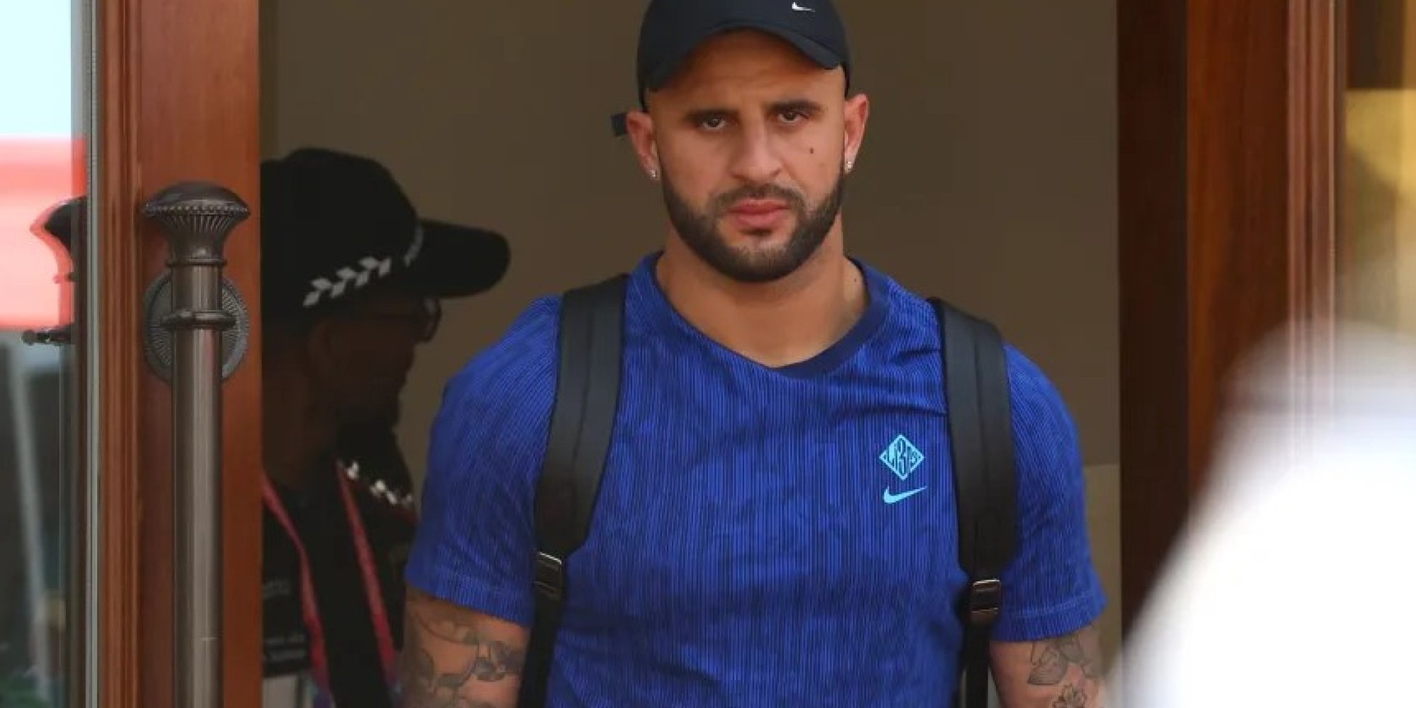 Jogadores ingleses adotam gato que ficava no CT da equipe no Catar