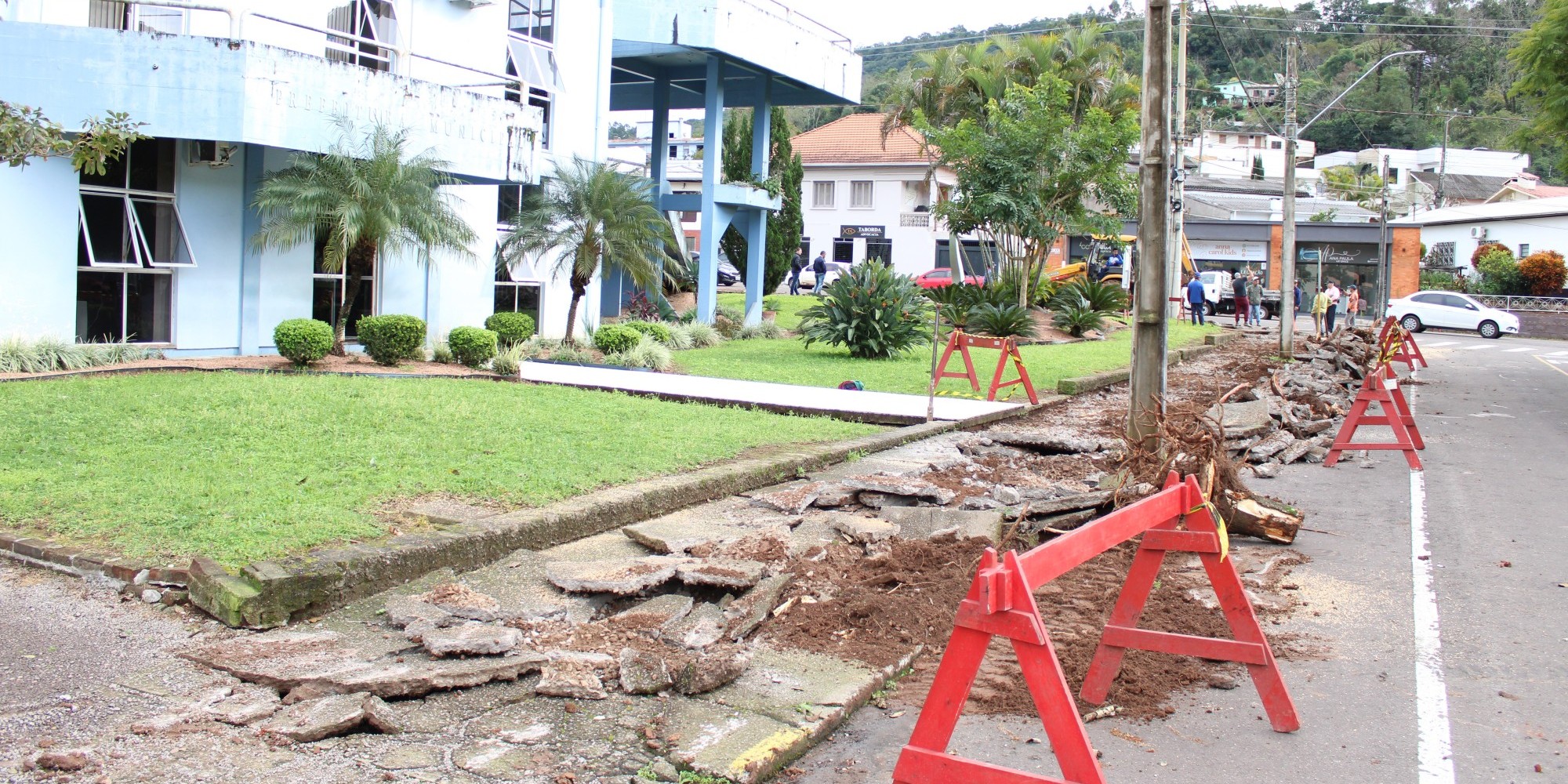 Inicia obra de revitalização de passeios públicos