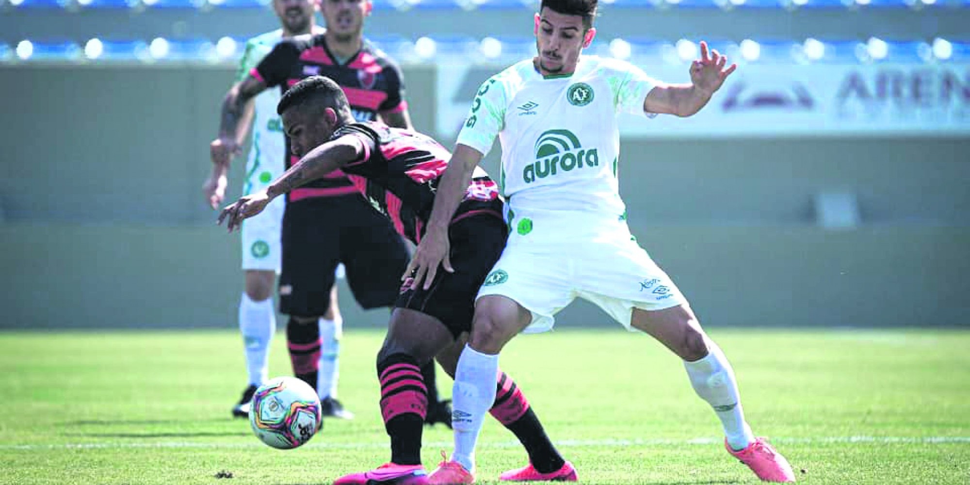 Ronei foi titular diante do Vitória Ronei foi titular diante do Vitória