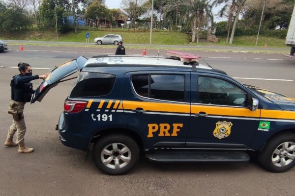 PRF prende homem procurado pela Justiça em Montenegro RS