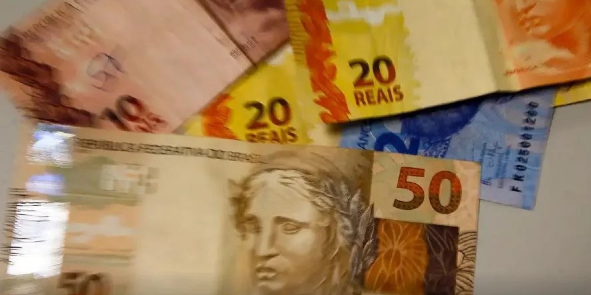 Inflação desacelera e atinge menor taxa desde Plano Real