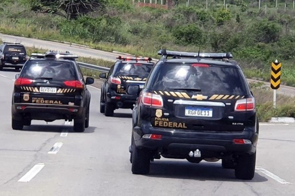PF cumpre mandados de busca e apreensão nas cidades de Lajeado e Estrela