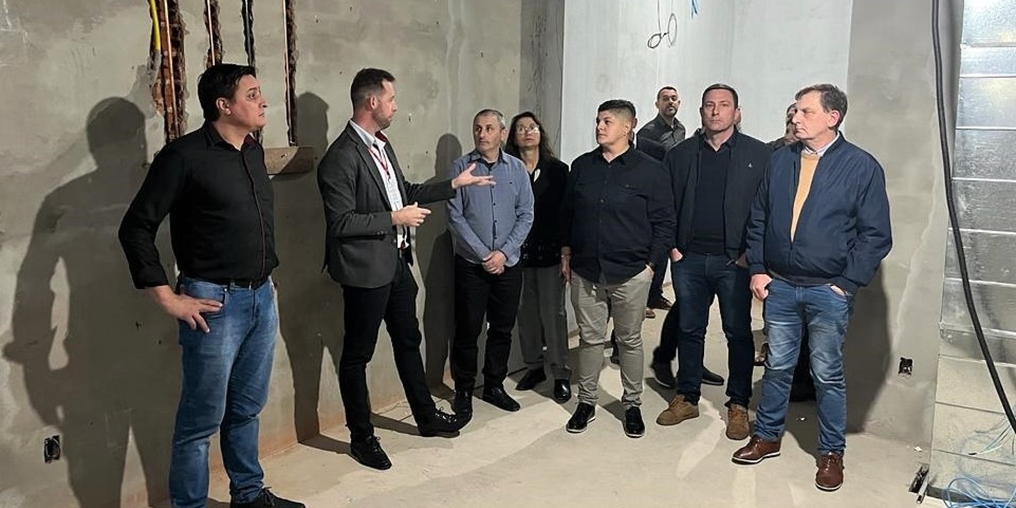 Vereadores de Encantado visitam as obras de ampliação do HBST