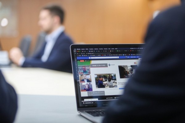 Durante transmissão ao vivo, governador conversou com o reitor da UFPel e coordenador da pesquisa, Pedro Hallal 