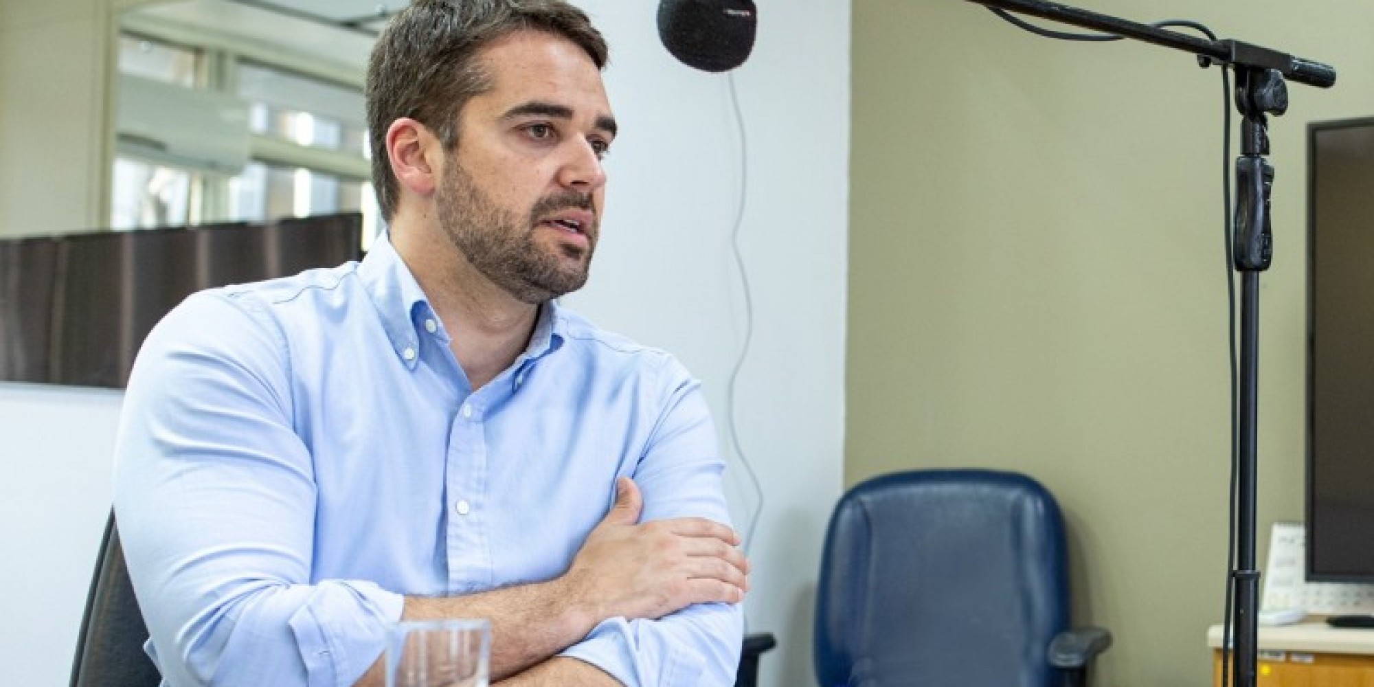 Depois da transmissão pela internet, governador gravou boletim para rádios com atualização sobre o combate à Covid-19