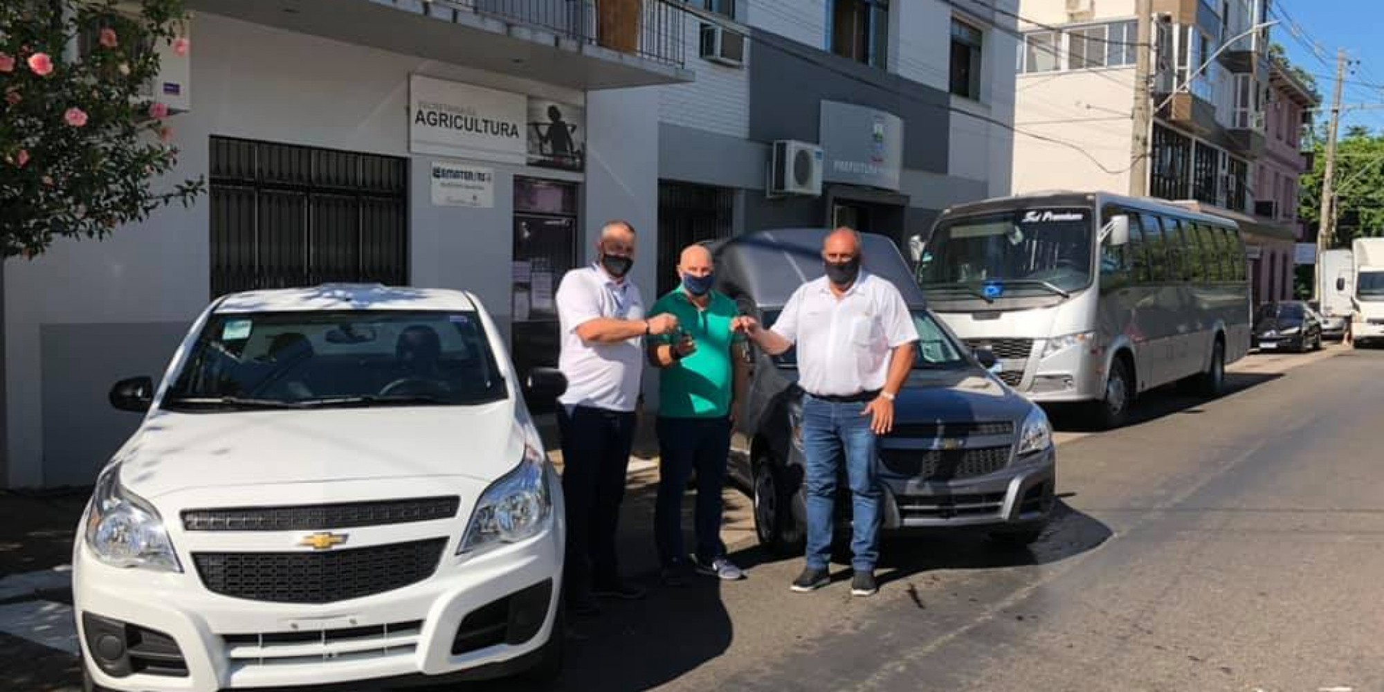 Entrega foi feita pelo prefeito Amilton Fontana Entrega foi feita pelo prefeito Amilton Fontana