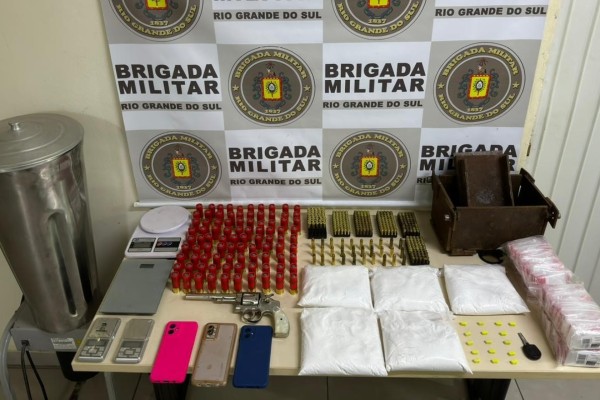 Traficante é preso com drogas e arma em Encantado