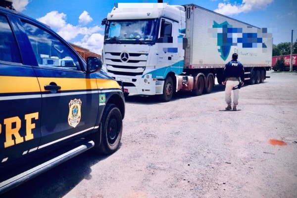 PRF prende motorista de carreta embriagado na BR 386 em Fontoura Xavier