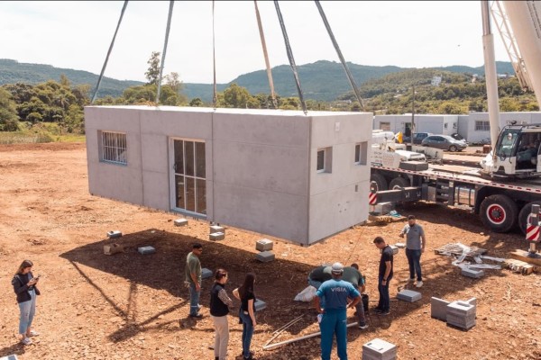 Iniciada a instalação novos módulos habitacionais provisórios em Encantado