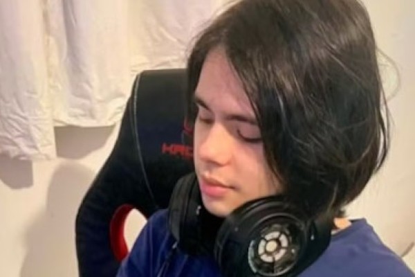 “Meu filho foi assassinado”, afirma mãe após a morte de filho agredido por médico