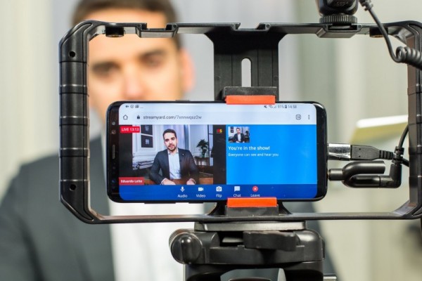 -A tarefa de administrar o Rio Grande do Sul é coletiva-, disse o governador em transmissão ao vivo