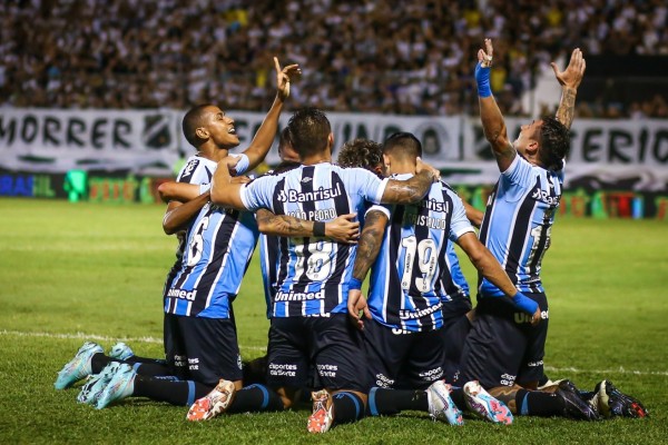 Grêmio vence em Natal e encaminha a classificação