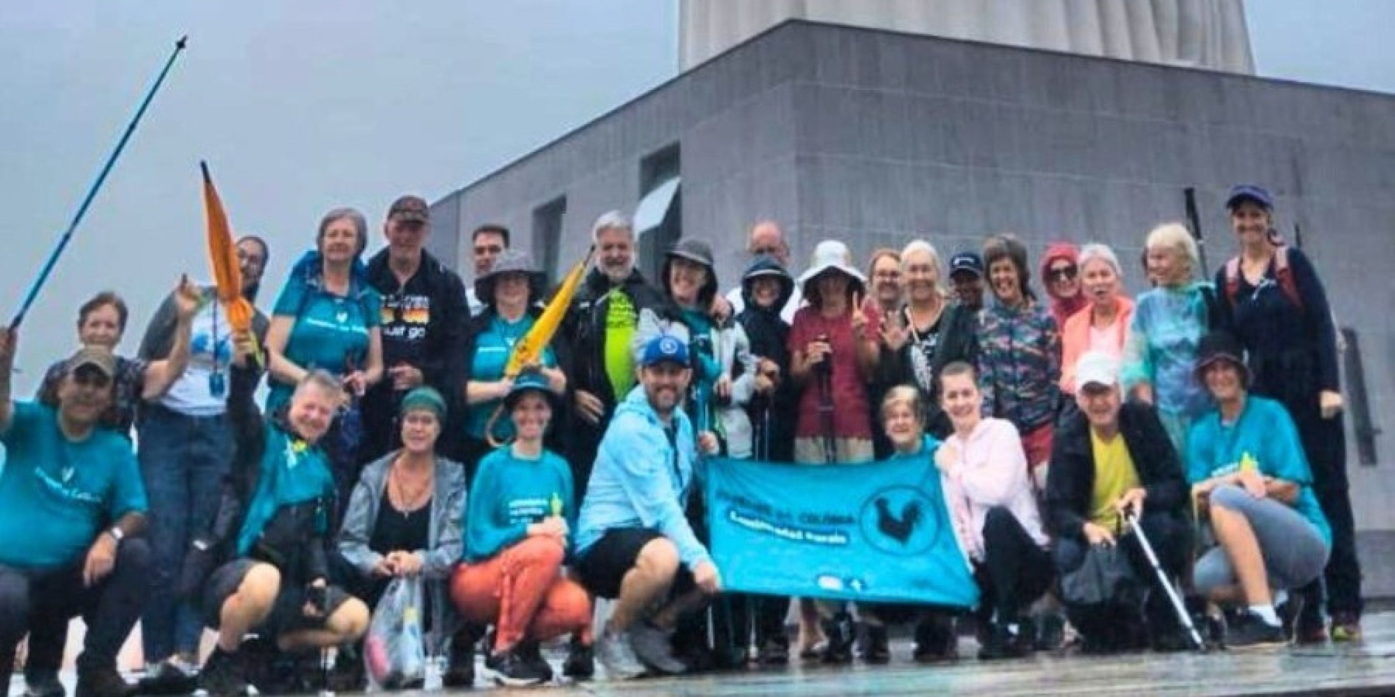 Peregrinos completam caminhada de 100 km até o Cristo Protetor