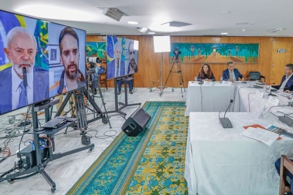 Governo anuncia suspensão da dívida do RS com a União por três anos