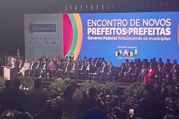 Mazinho participou do Encontro Nacional dos Novos Prefeitos, evento organizado pelo Governo Federal. (Foto: Divulgação)