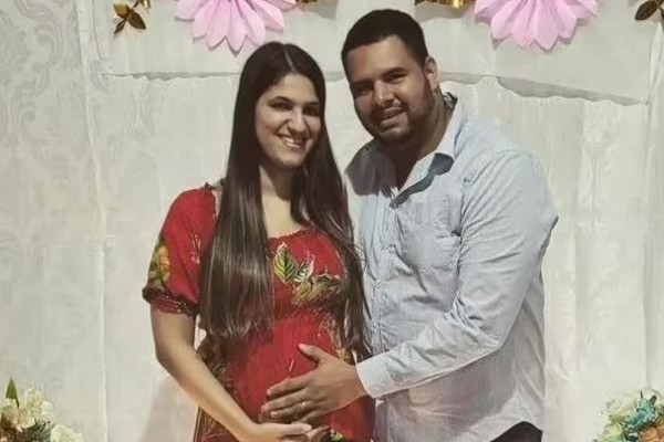 Grávida faz ultrassom e descobre que será mãe de sêxtuplos