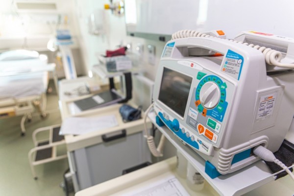 Para equipar os hospitais gaúchos, a SES comprou conjuntos de 230 respiradores e monitores