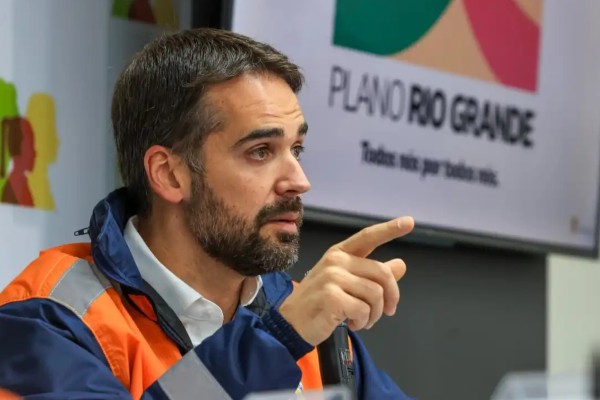Eduardo Leite diz: “Cansamos de esperar” em relação ao auxílio do Governo Federal