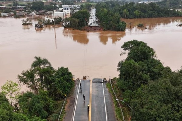 Materiais para a ponte da ERS-130 entre Lajeado e Arroio do Meio começam a chegar