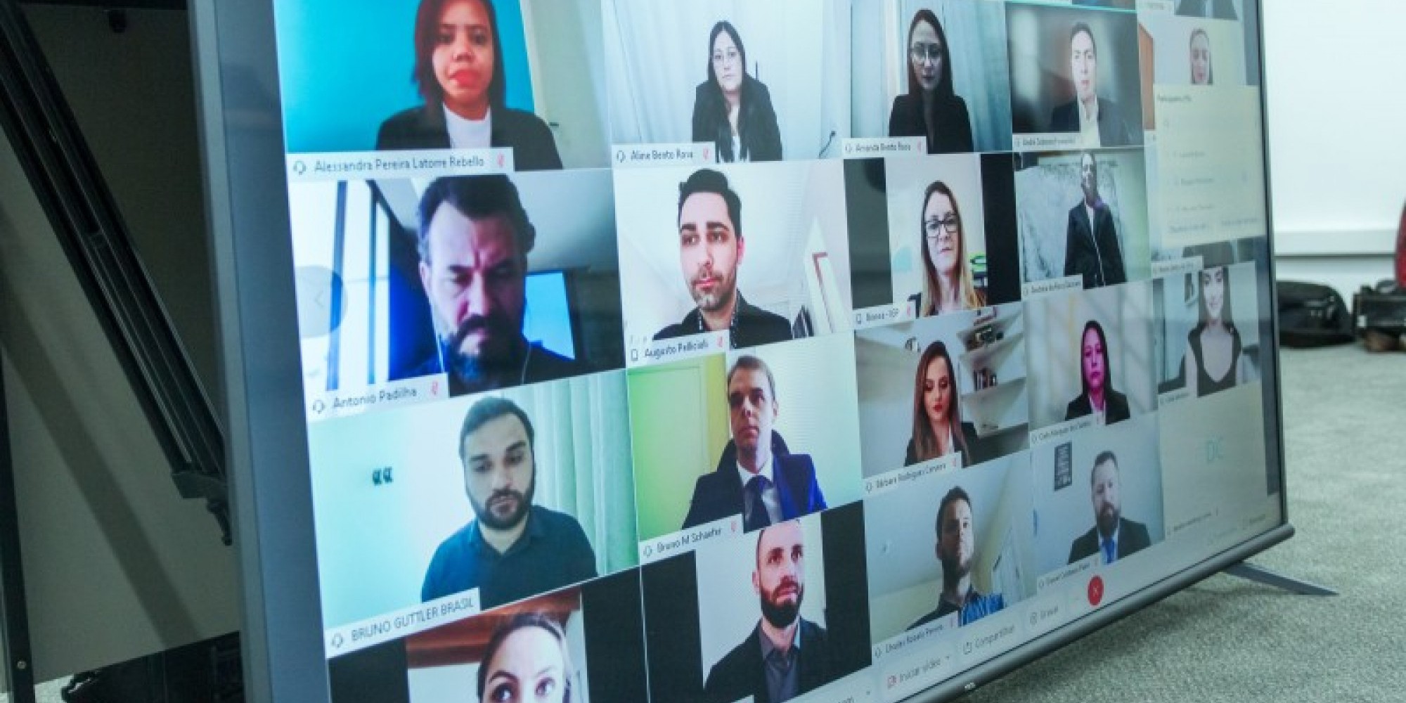 A formatura dos novos servidores públicos foi realizada por videoconferência