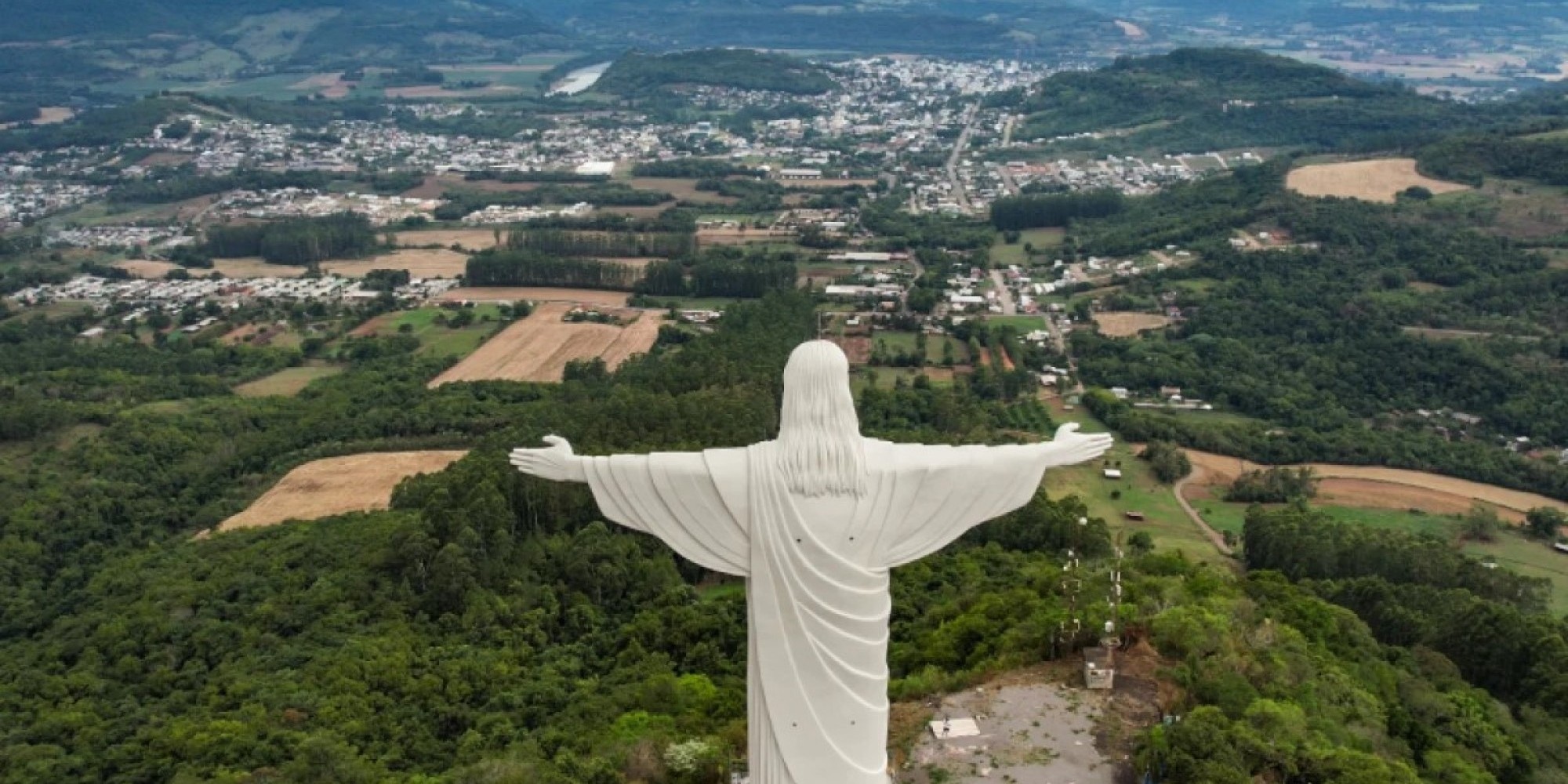 Celebre São Pedro no Cristo Protetor